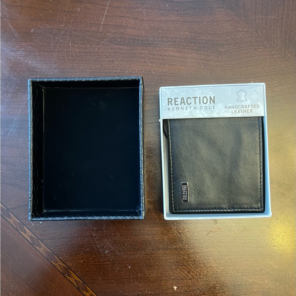 Kenneth Cole Reaction Men’s Black Handcrafted Genuine Leather Wallet